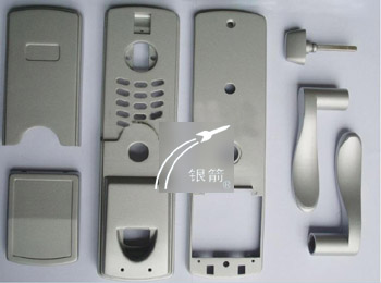 眾多大五金小五金產(chǎn)品的銀色涂裝防腐，兼顧美觀和耐用性